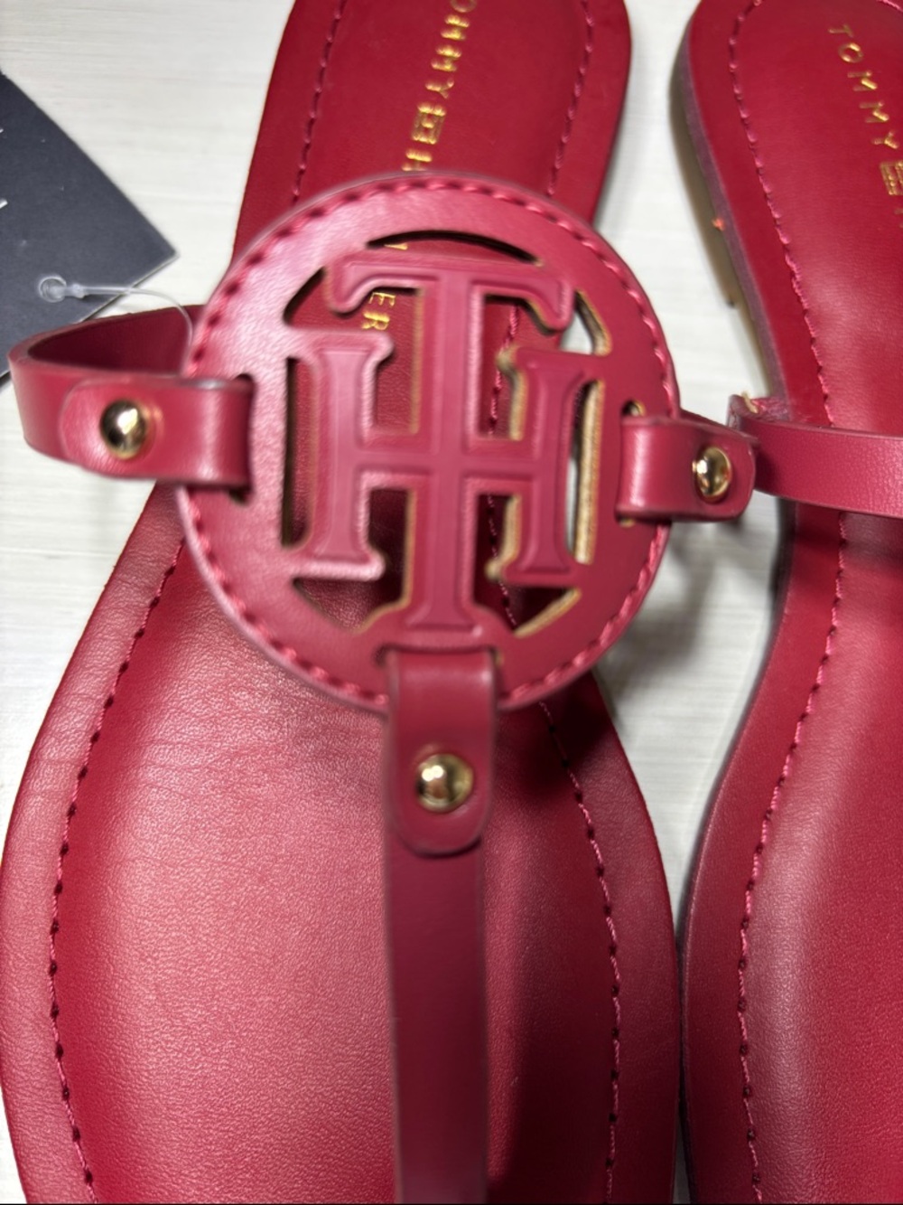 Tommy Hilfiger Red Litzy Flat Sandals - Logo T-Strap Thong Size 7 NWT (No Box) - Picture 4 of 5